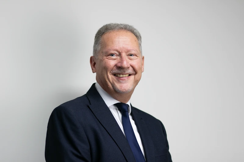 Andrew Santer - Finanzdirektor der Gruppe